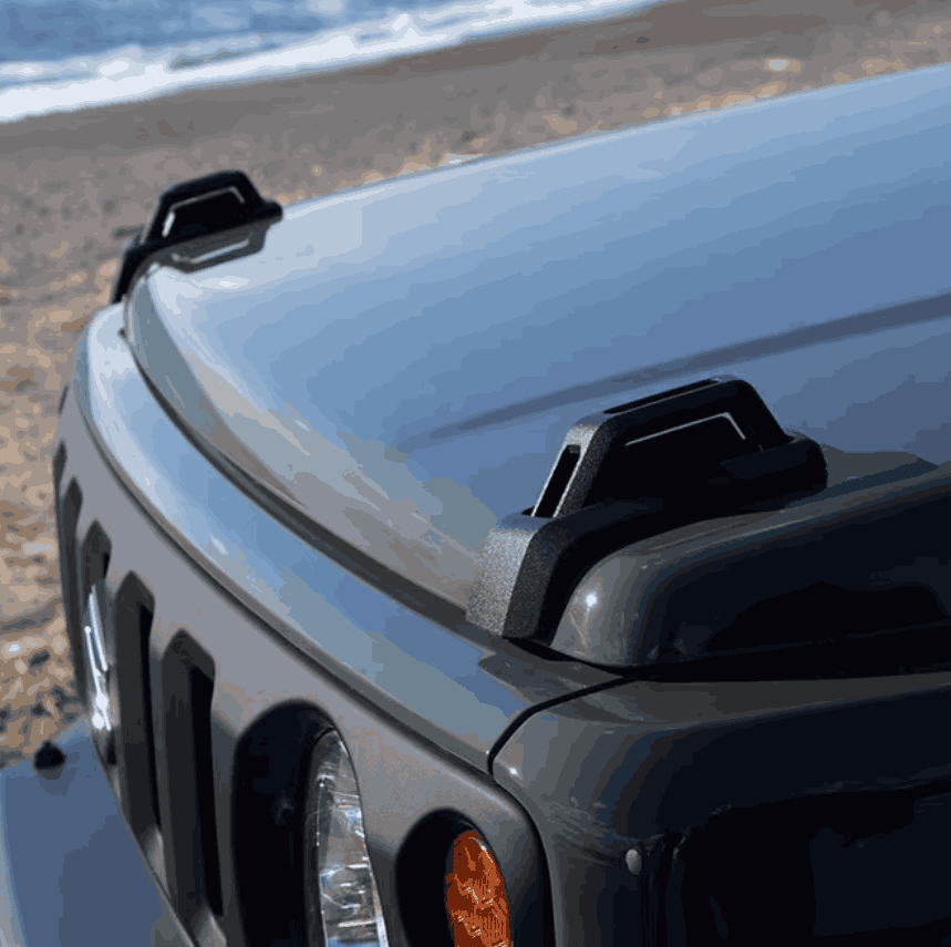 Xevaban.com ở 214 Giải Phóng là đơn vị chuyên cung cấp phụ kiện Suzuki Jimny, đồ chơi Suzuki Jimny, Ốp nắp capo Jimny, Ốp capo thể thao Jimny, Trang trí ngoại thất Jimny, Độ xe Suzuki Jimny, Ốp capo phong cách địa hình